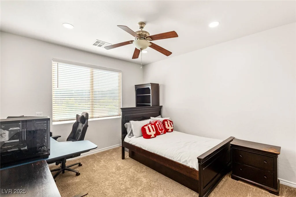 749 MIDDLE BEACH, Las Vegas, NV 89138