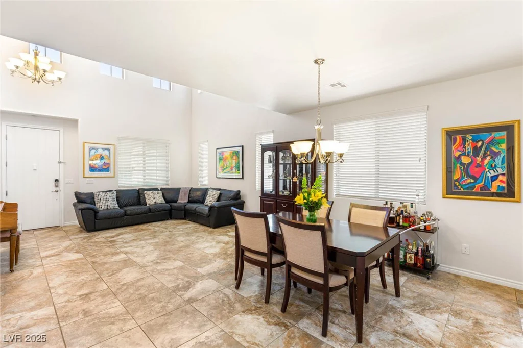 749 MIDDLE BEACH, Las Vegas, NV 89138