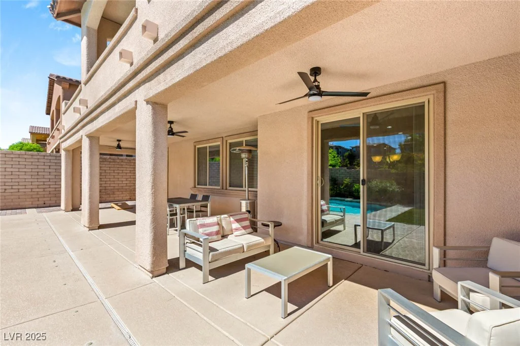 749 MIDDLE BEACH, Las Vegas, NV 89138