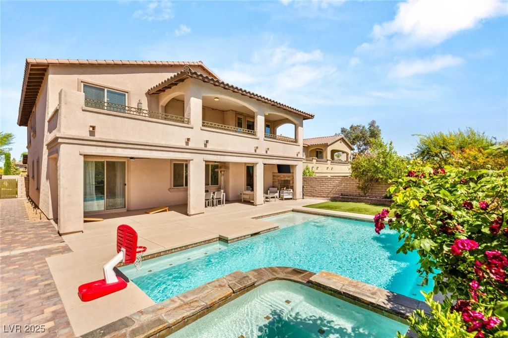 749 MIDDLE BEACH, Las Vegas, NV 89138