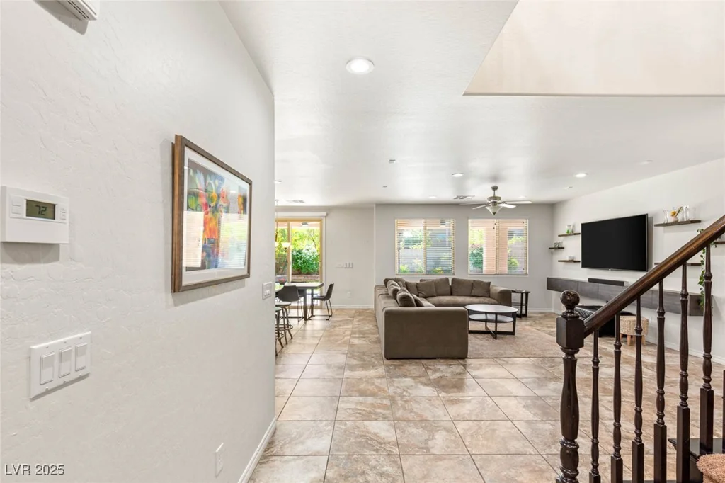 749 MIDDLE BEACH, Las Vegas, NV 89138