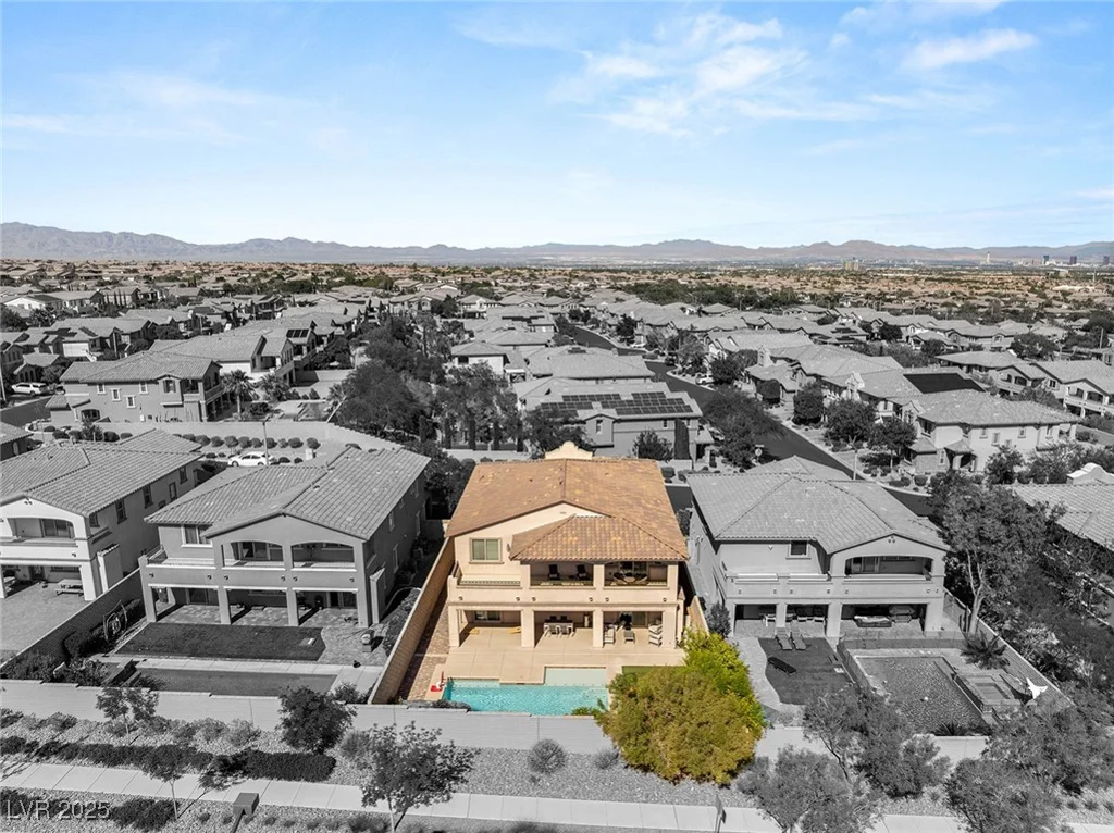 749 MIDDLE BEACH, Las Vegas, NV 89138