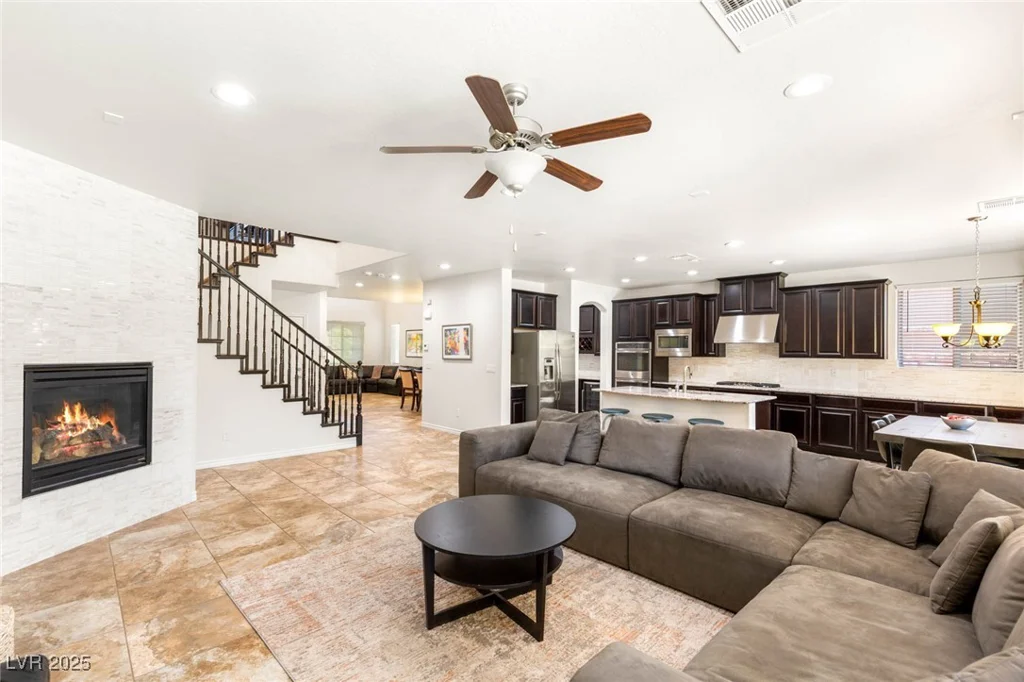 749 MIDDLE BEACH, Las Vegas, NV 89138