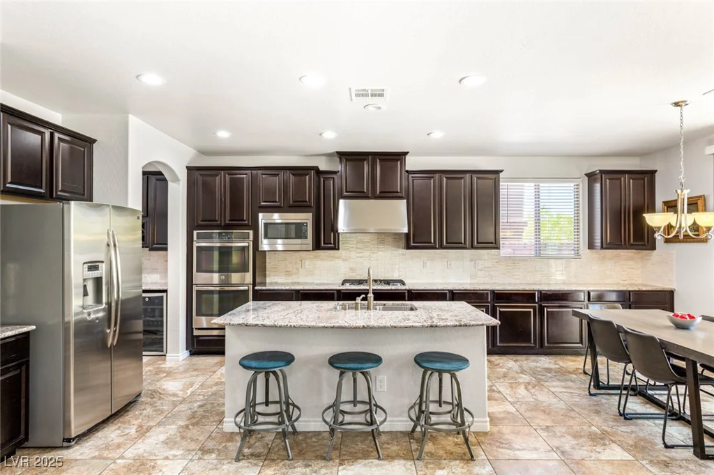749 MIDDLE BEACH, Las Vegas, NV 89138