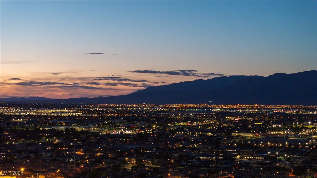 700 Carson, Las Vegas, NV 89106