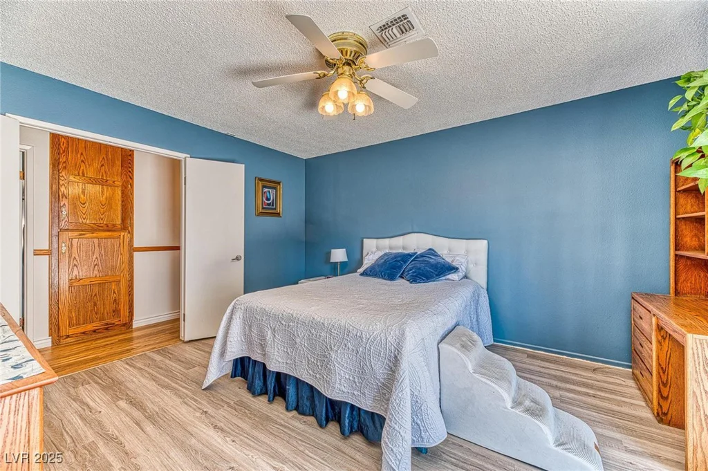 4381 Toledo, Las Vegas, NV 89121