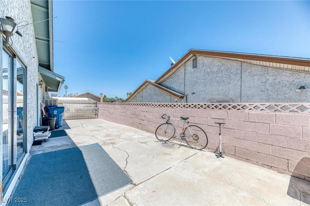 4381 Toledo, Las Vegas, NV 89121