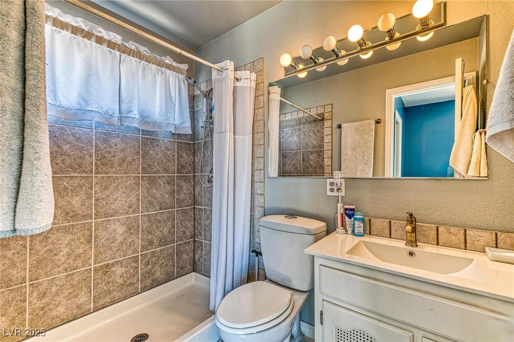 4381 Toledo, Las Vegas, NV 89121