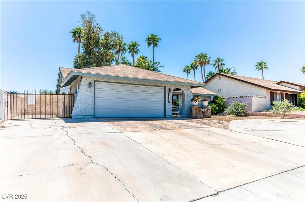 4381 Toledo, Las Vegas, NV 89121