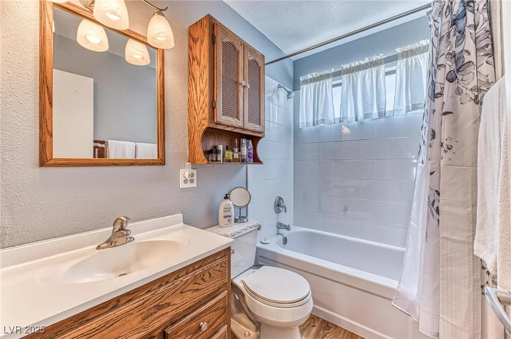 4381 Toledo, Las Vegas, NV 89121