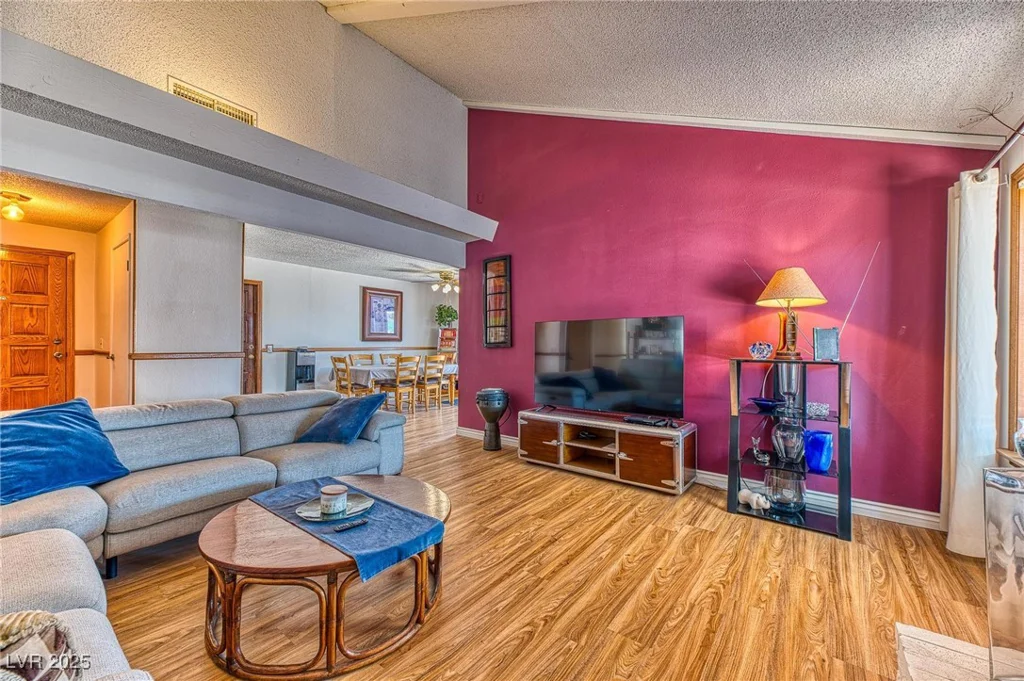 4381 Toledo, Las Vegas, NV 89121