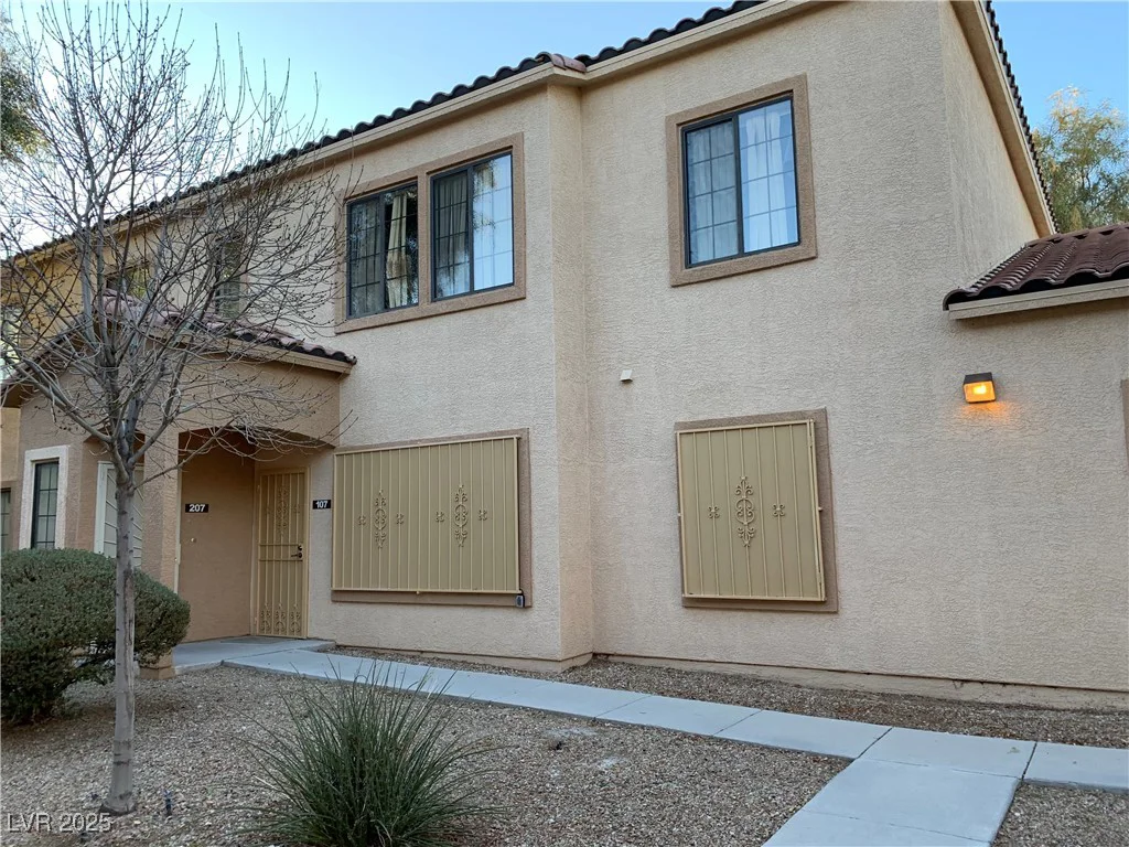 2121 Hussium Hills, Las Vegas, NV 89108
