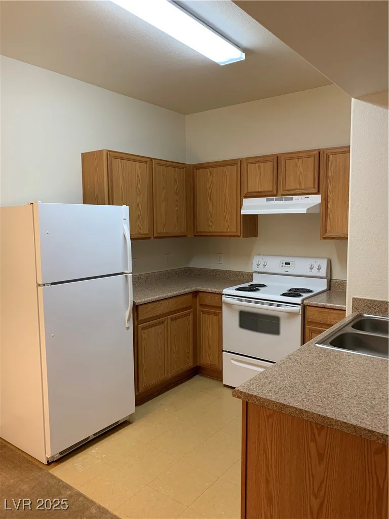 2121 Hussium Hills, Las Vegas, NV 89108