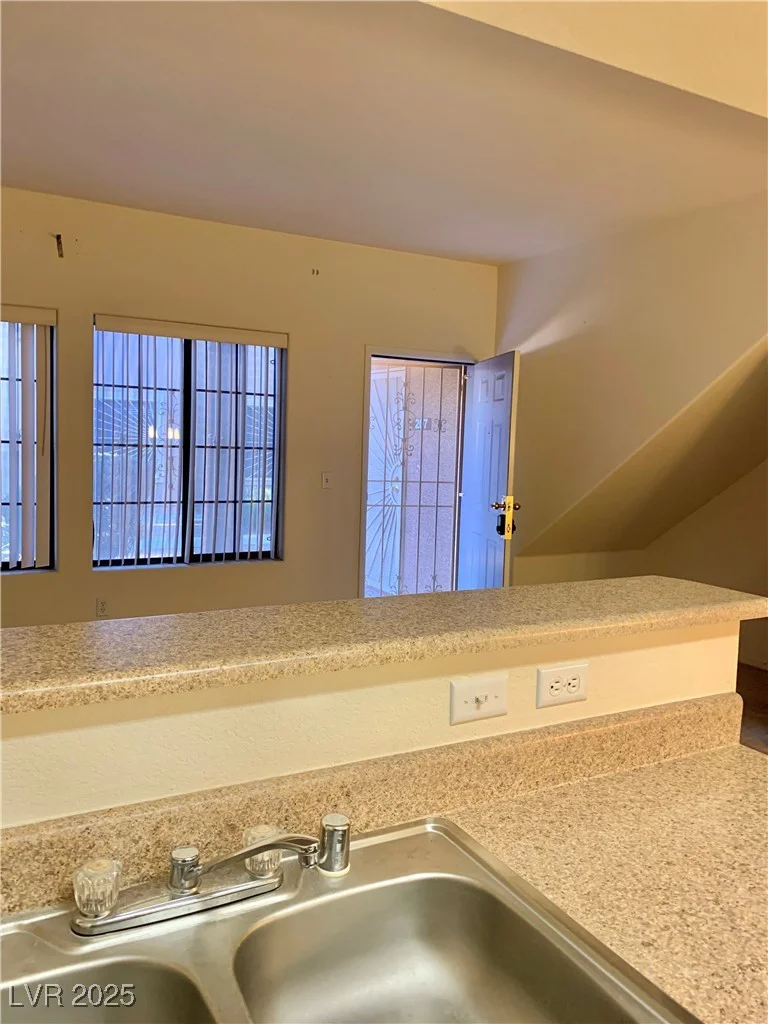 2121 Hussium Hills, Las Vegas, NV 89108
