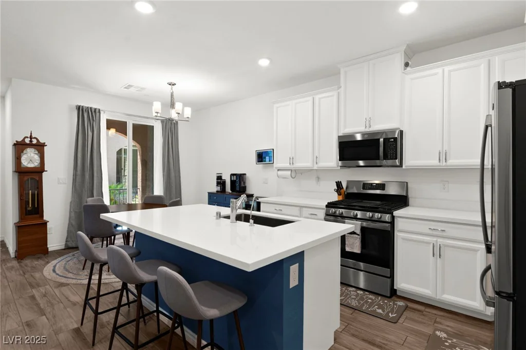 25 Barbara, Las Vegas, NV 89183