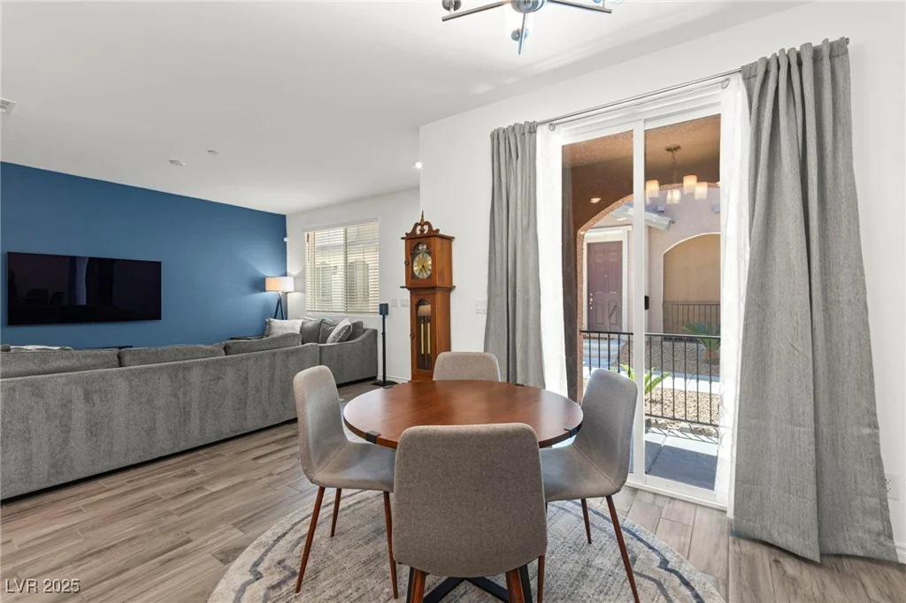25 Barbara, Las Vegas, NV 89183