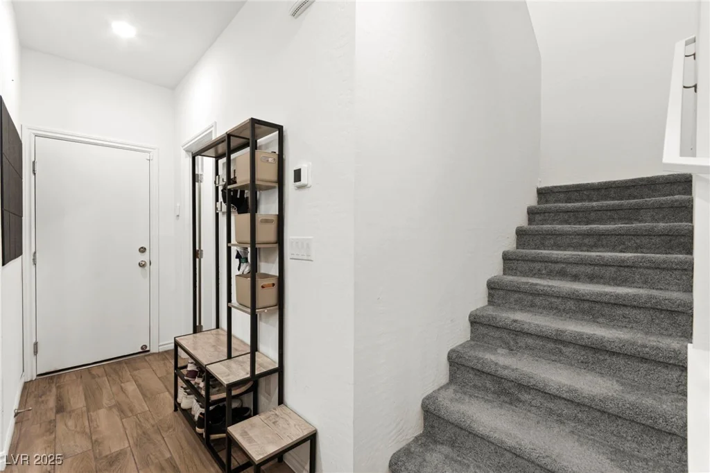25 Barbara, Las Vegas, NV 89183
