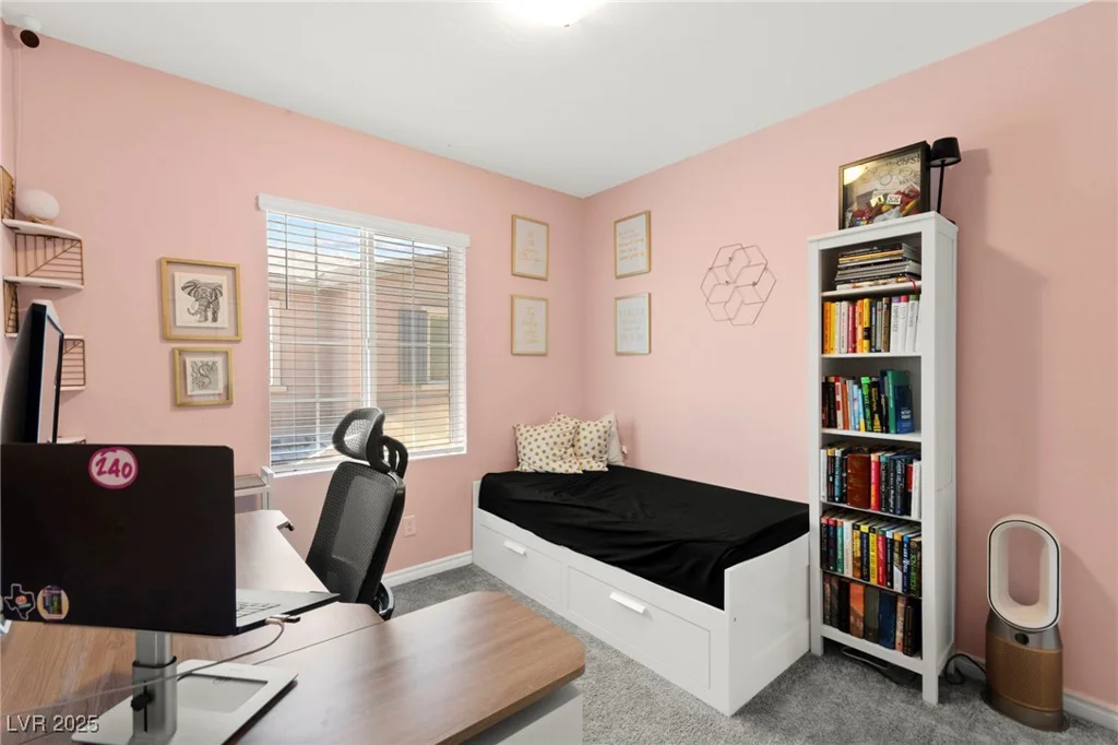 25 Barbara, Las Vegas, NV 89183