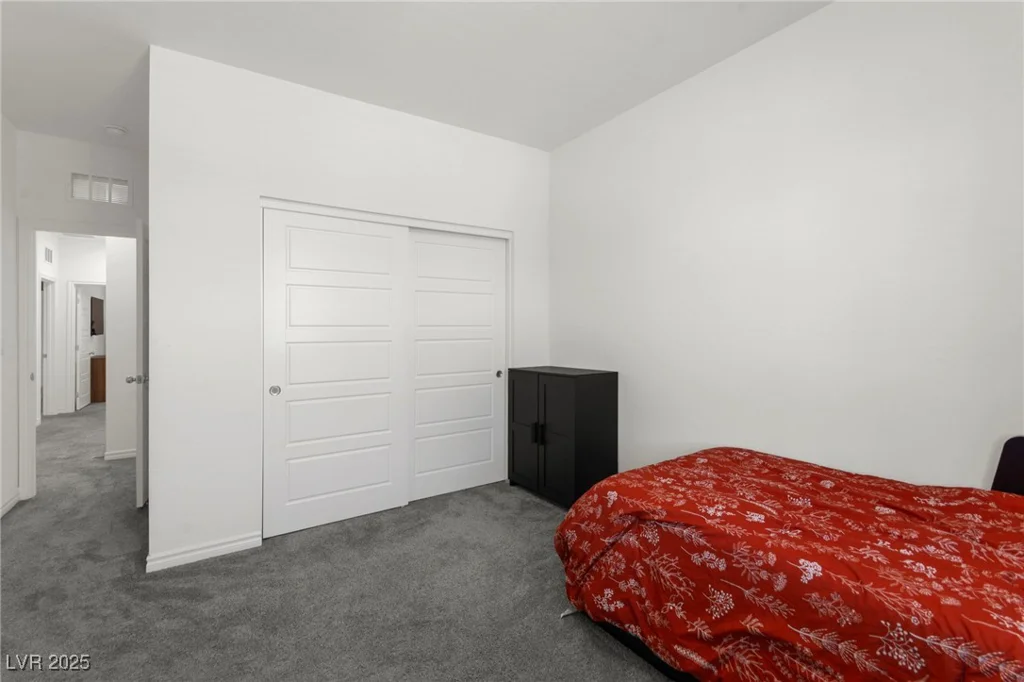 25 Barbara, Las Vegas, NV 89183
