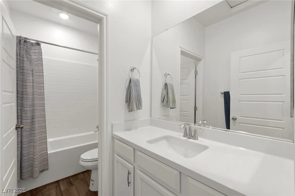 25 Barbara, Las Vegas, NV 89183
