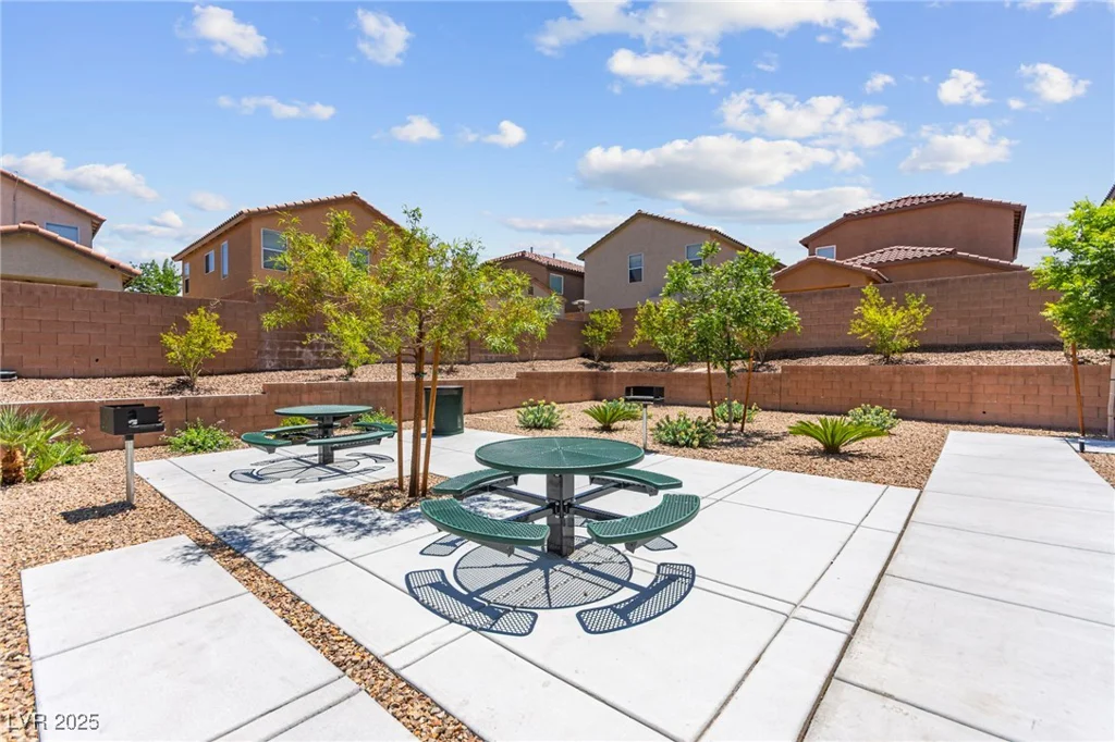 25 Barbara, Las Vegas, NV 89183