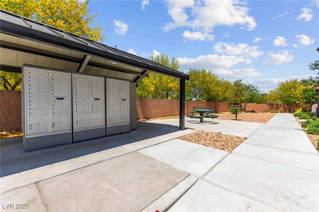 25 Barbara, Las Vegas, NV 89183