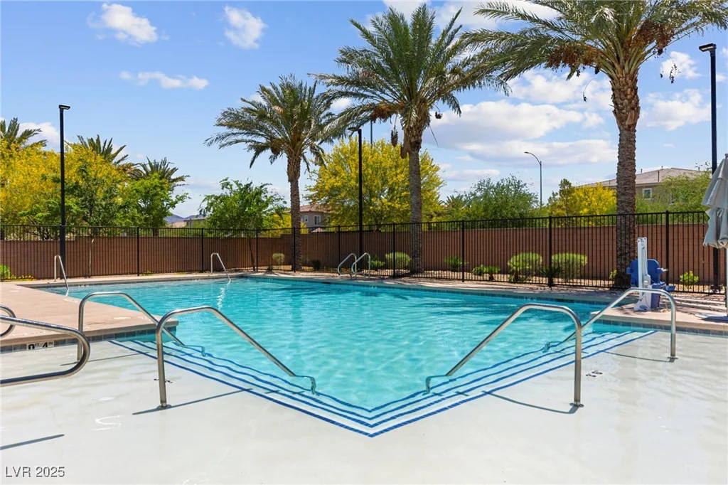 25 Barbara, Las Vegas, NV 89183
