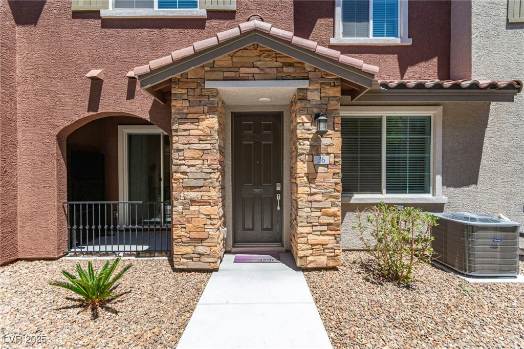 25 Barbara, Las Vegas, NV 89183