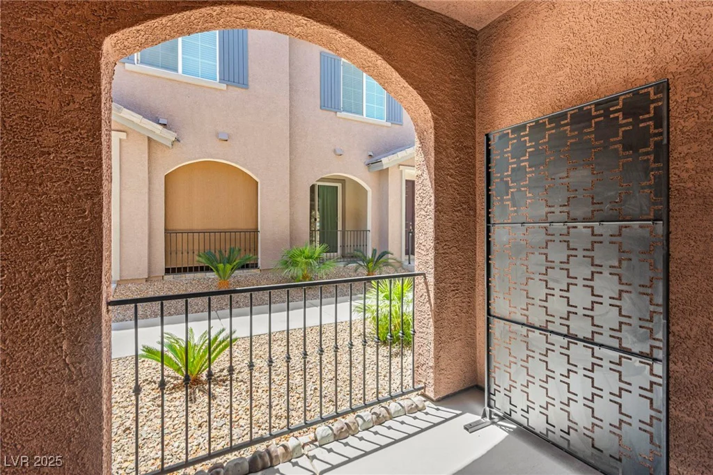 25 Barbara, Las Vegas, NV 89183