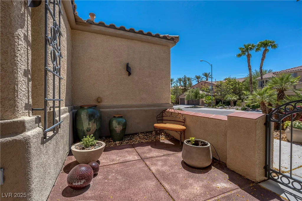 7206 Laramie, Las Vegas, NV 89113