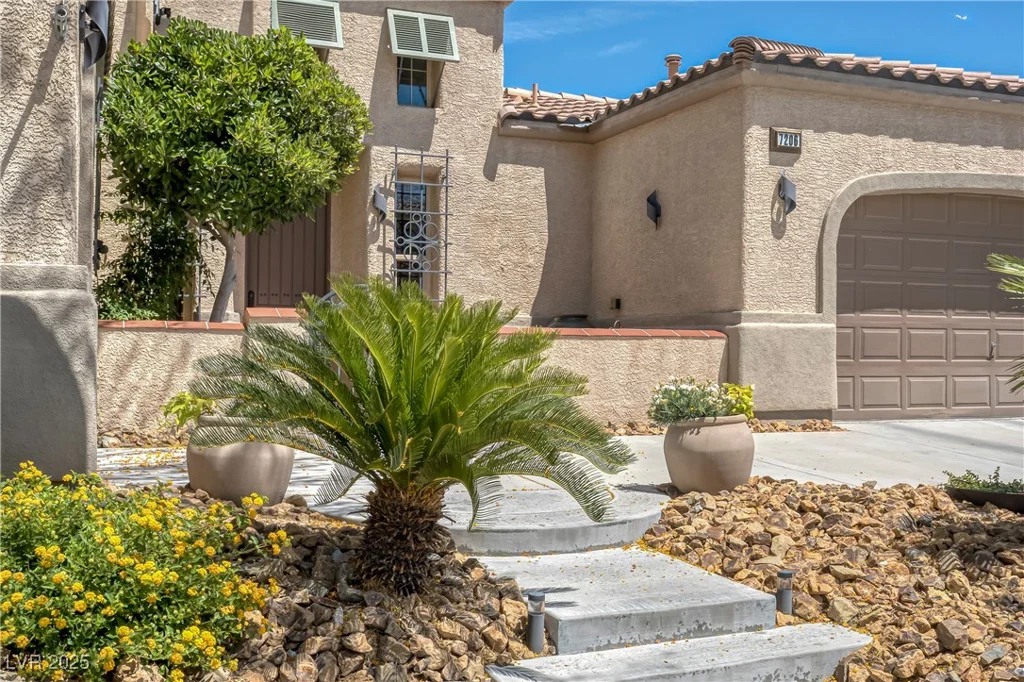 7206 Laramie, Las Vegas, NV 89113