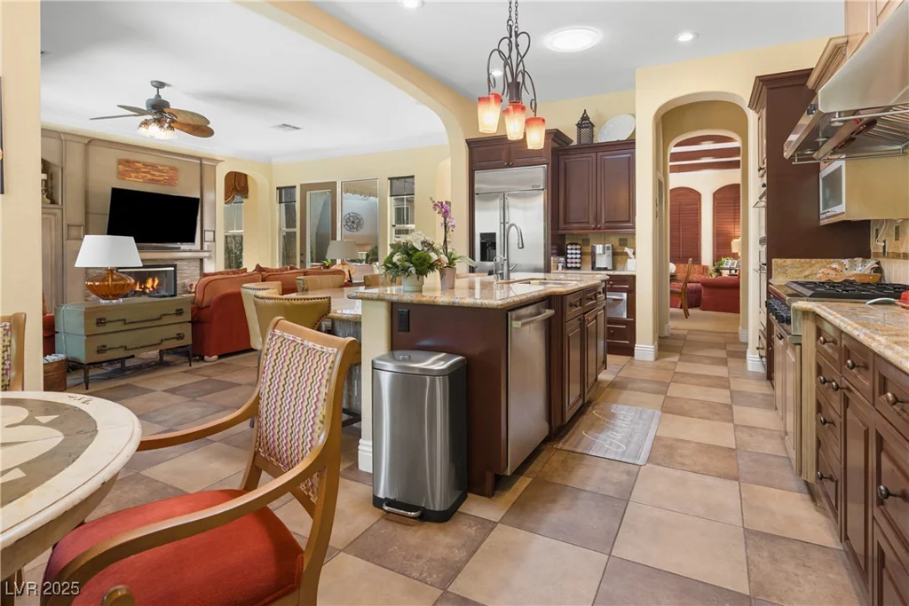 7206 Laramie, Las Vegas, NV 89113