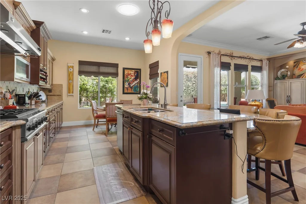 7206 Laramie, Las Vegas, NV 89113