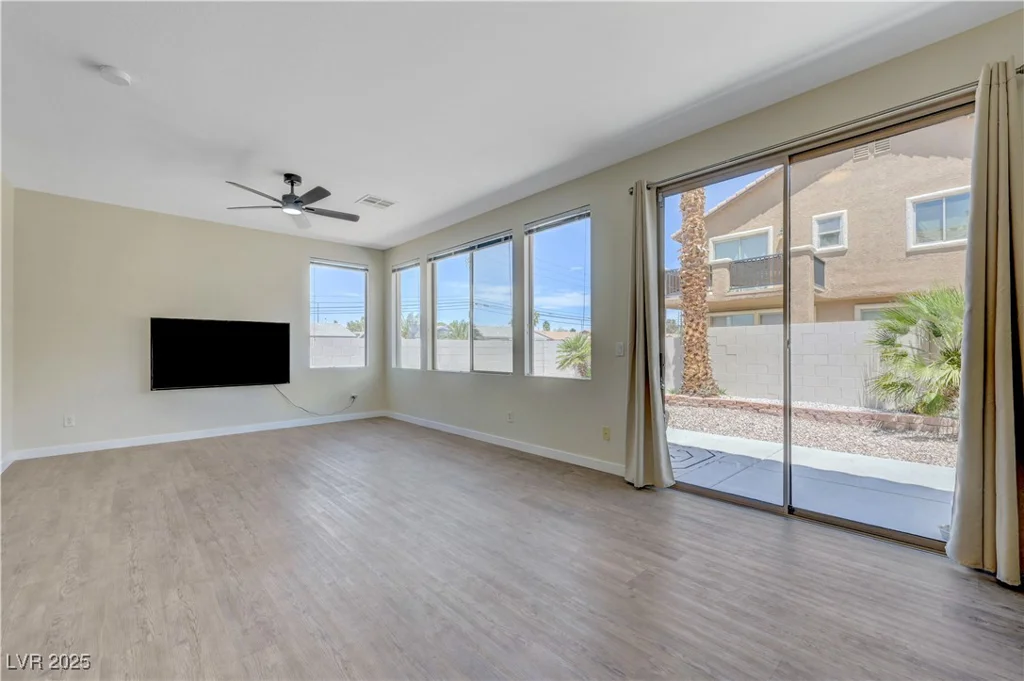 1952 Hammer, North Las Vegas, NV 89031