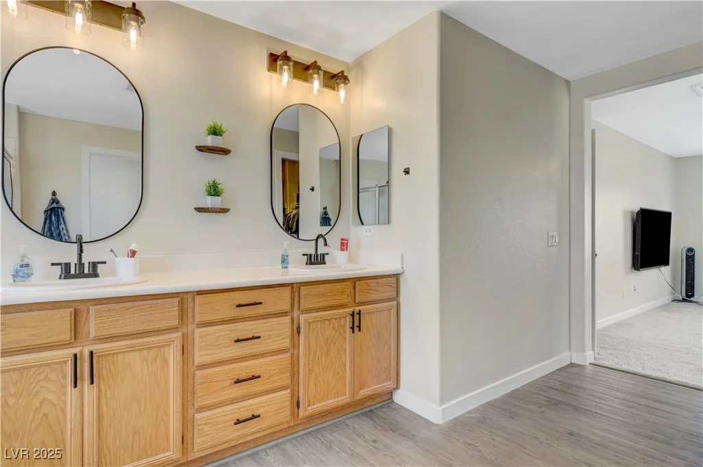 1952 Hammer, North Las Vegas, NV 89031