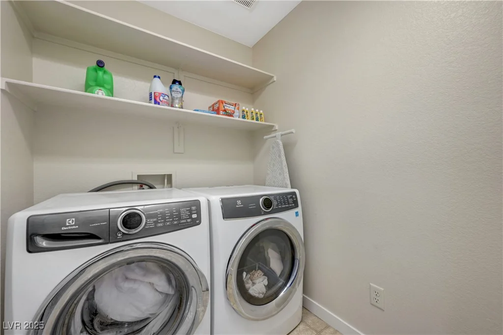 1952 Hammer, North Las Vegas, NV 89031