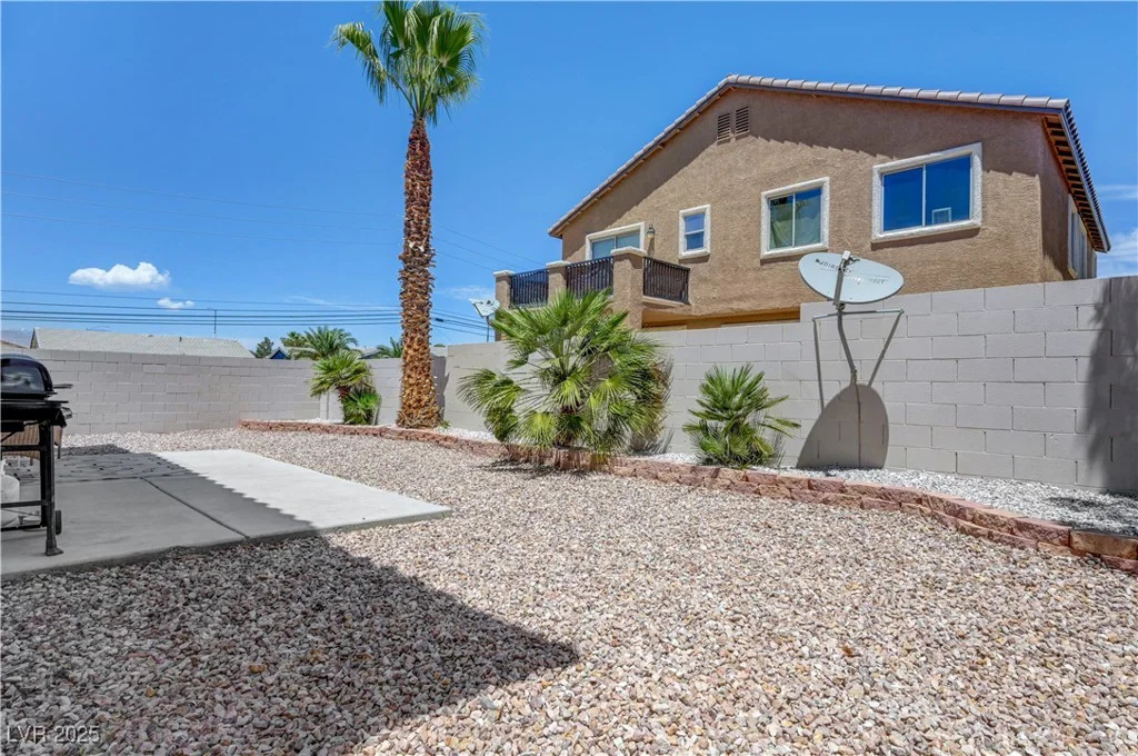 1952 Hammer, North Las Vegas, NV 89031