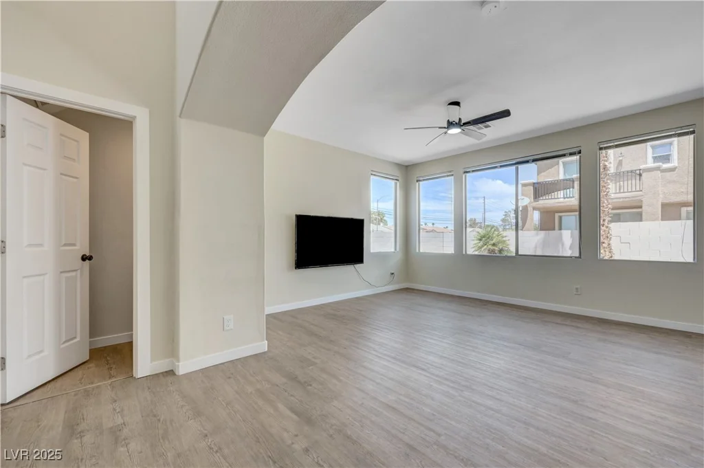 1952 Hammer, North Las Vegas, NV 89031