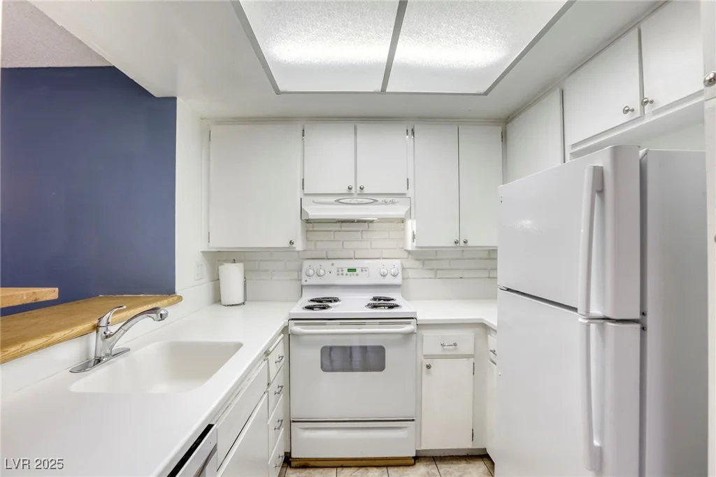 2349 Wooster, Las Vegas, NV 89108