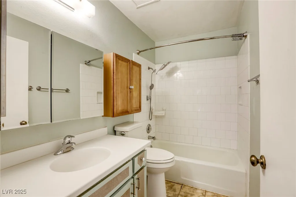 2349 Wooster, Las Vegas, NV 89108