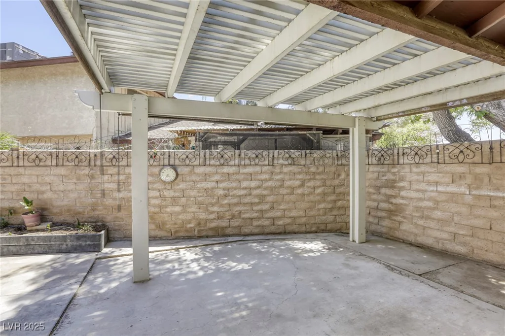 2349 Wooster, Las Vegas, NV 89108