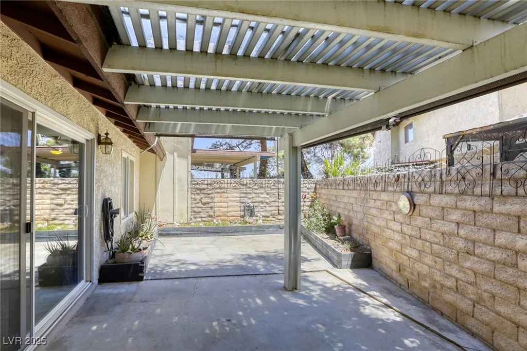 2349 Wooster, Las Vegas, NV 89108
