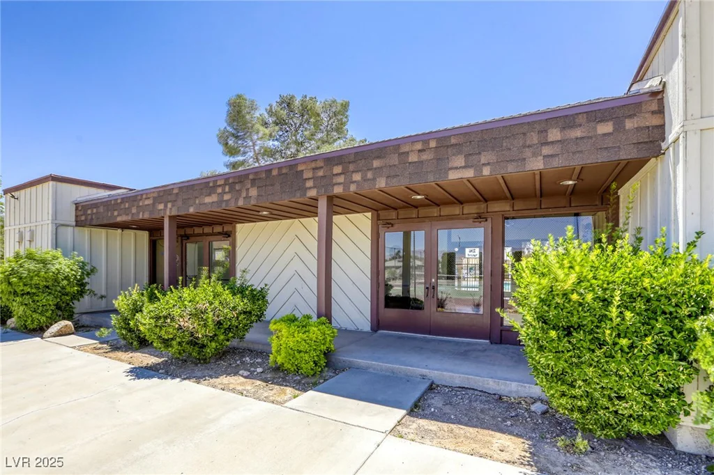 2349 Wooster, Las Vegas, NV 89108