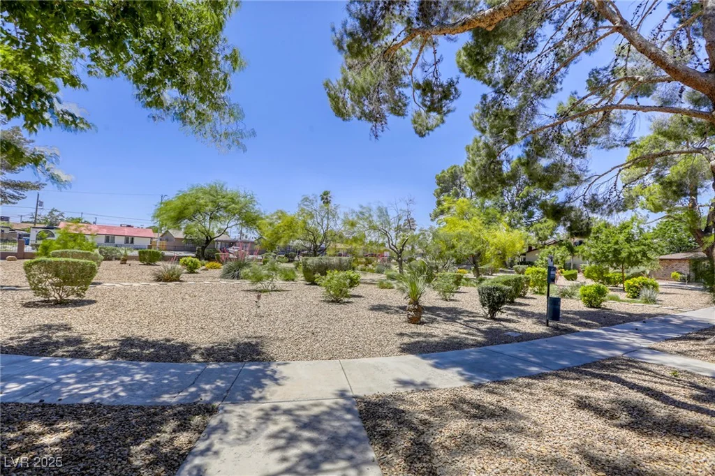 2349 Wooster, Las Vegas, NV 89108