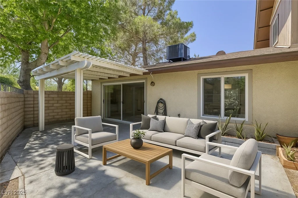 2349 Wooster, Las Vegas, NV 89108
