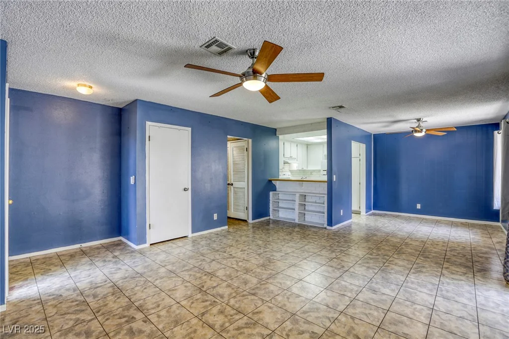 2349 Wooster, Las Vegas, NV 89108