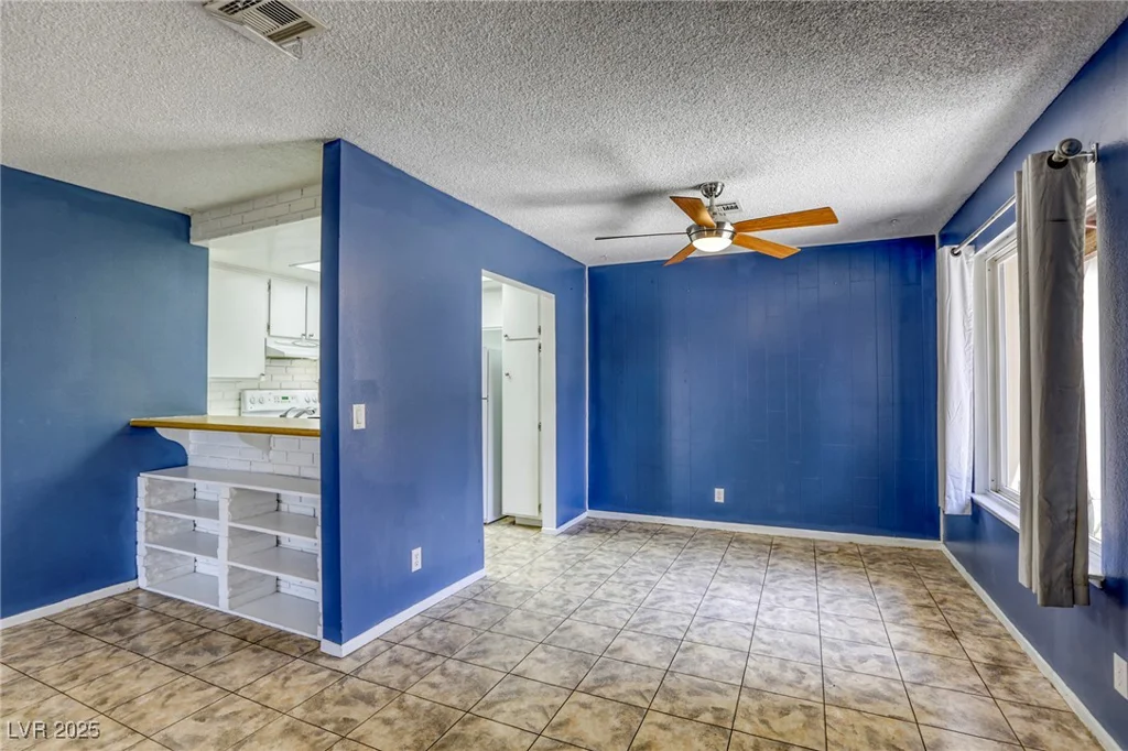 2349 Wooster, Las Vegas, NV 89108