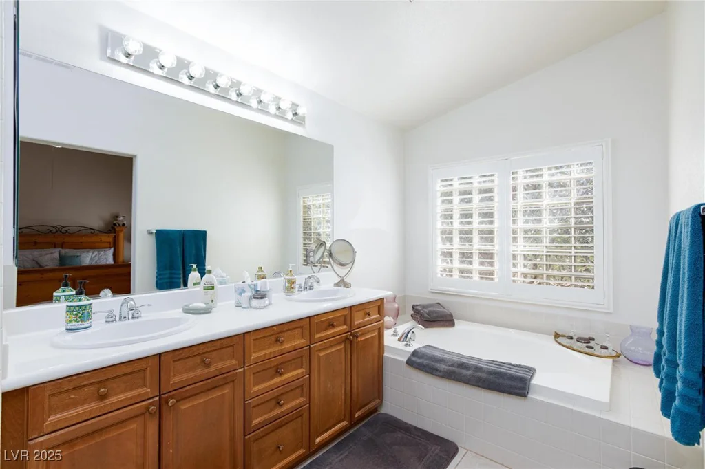270 New River, Henderson, NV 89052
