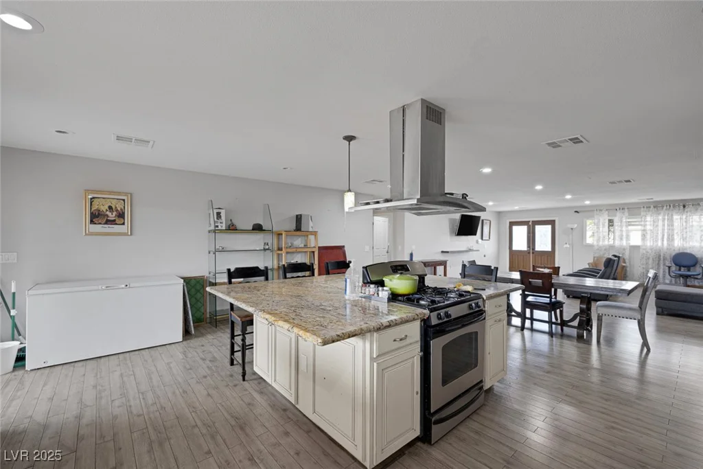 603 Palmhurst, Las Vegas, NV 89145