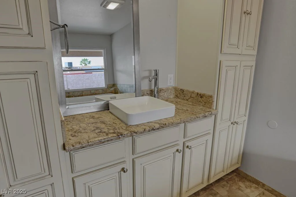 603 Palmhurst, Las Vegas, NV 89145